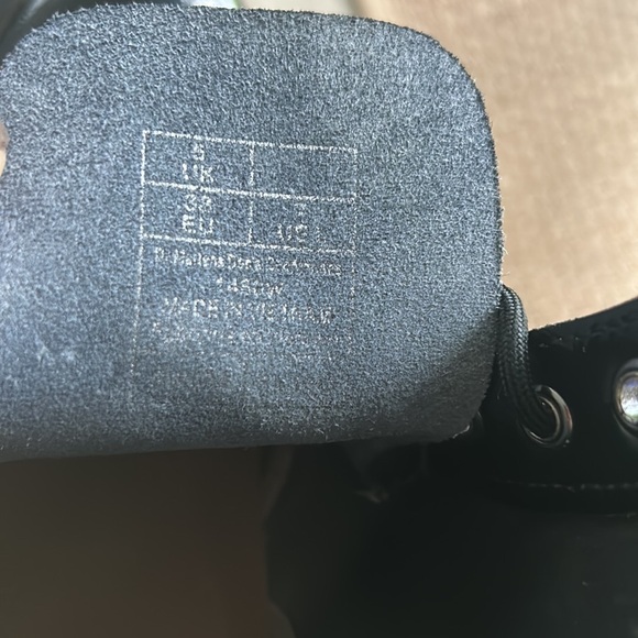 Dr. Martens Black Patent Leather Boots Classic Style - Picture 7 of 7